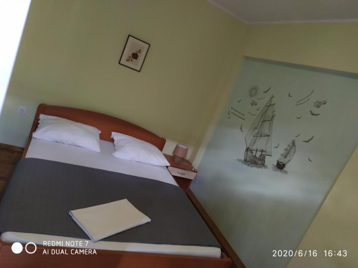 Apartman Ena Vodice Esterno foto